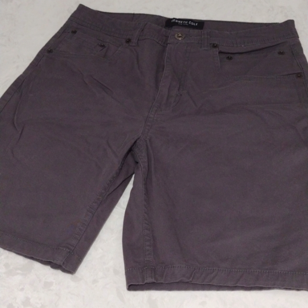 Kenneth Cole Gray Shorts Slim Fit W29